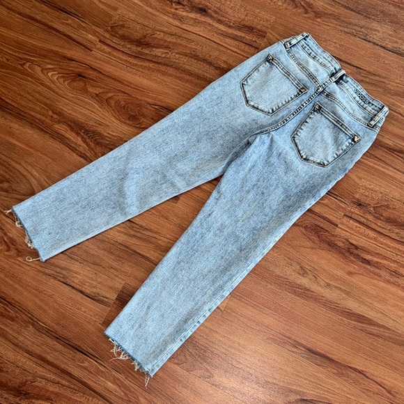 Vigoss Light Wash Stretchy Cropped Frayed-Hem High-Rise Jeans | 24 | 00 - Picture 3 of 9